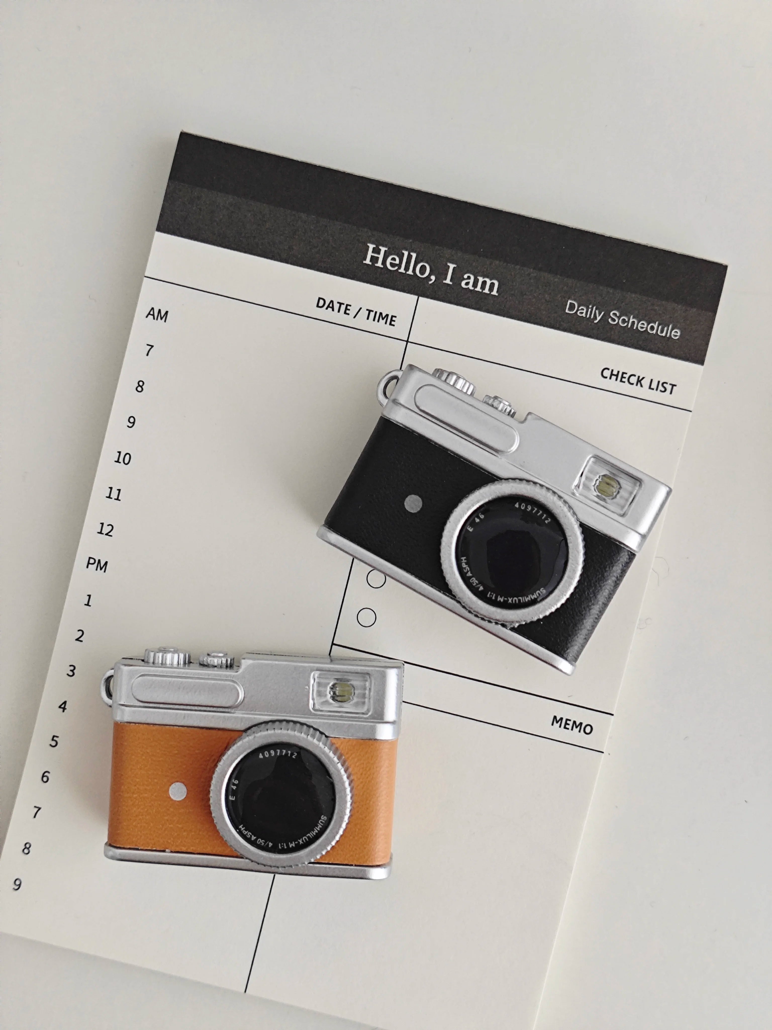 Retro Mini Camera Fridge Magnets Handheld Lamp Classic DSLR Miniature Toys Magnetic Emit Light Entrance Door Home Decor Gifts
