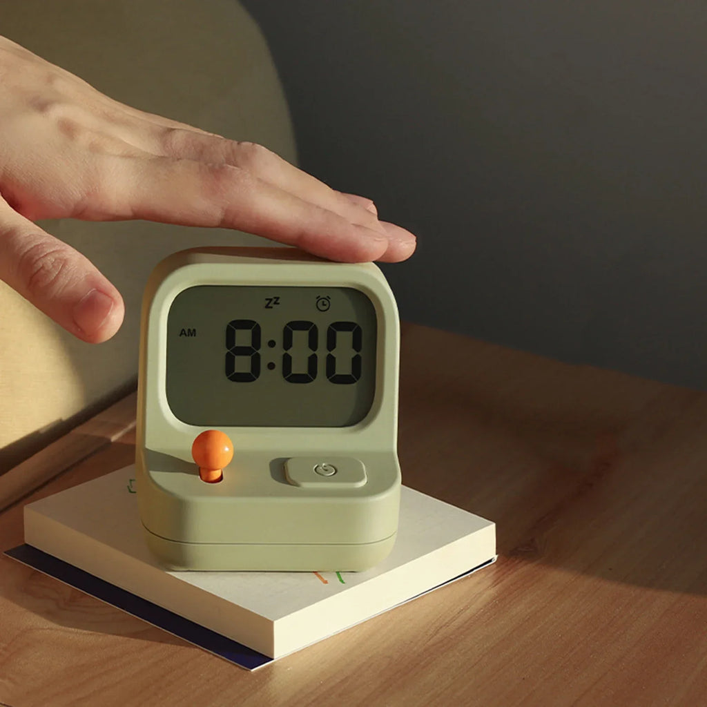 Reloj Despertador Digital Retro Cartoon - Diseño Vintage con USB