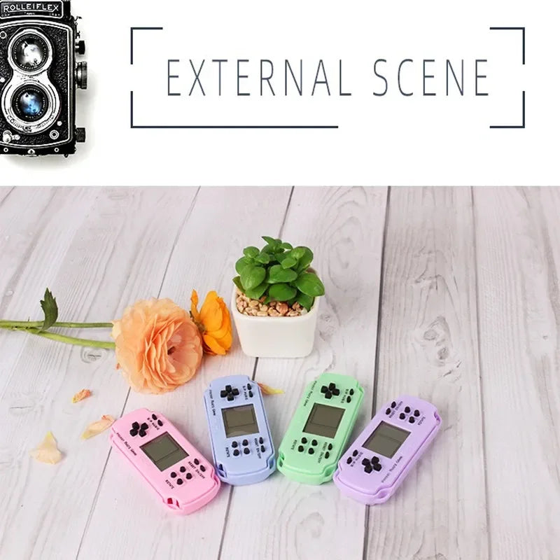 Mini Consola Retro Llavero - 26 Juegos Clásicos Portátil