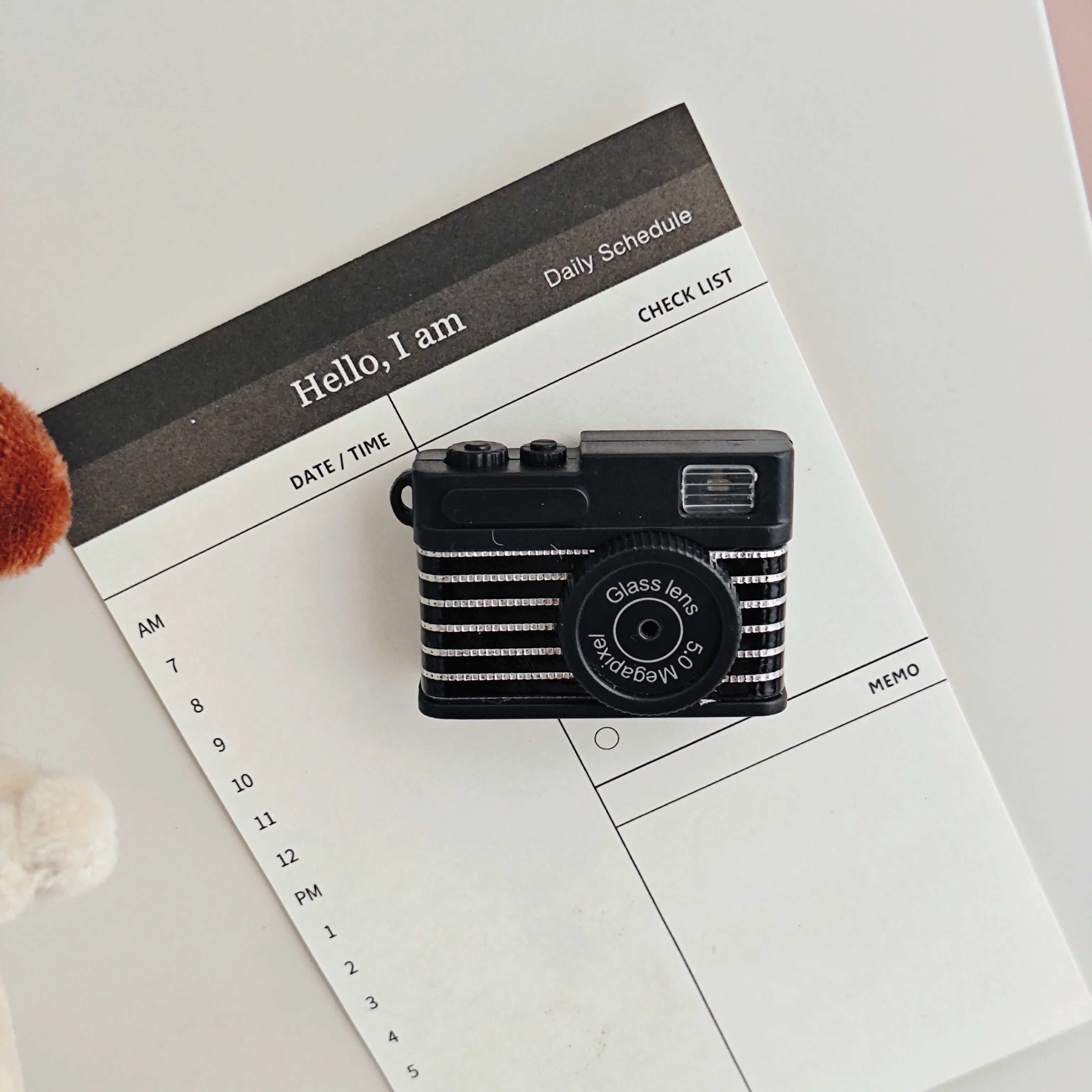 Retro Mini Camera Fridge Magnets Handheld Lamp Classic DSLR Miniature Toys Magnetic Emit Light Entrance Door Home Decor Gifts