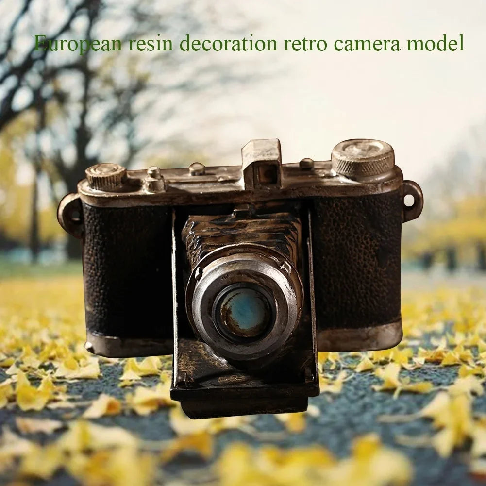 Cámara Retro Decorativa - Modelo de Resina Vintage