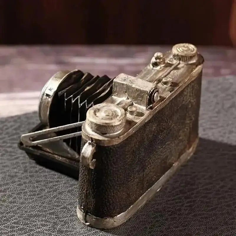 Cámara Retro Decorativa - Modelo de Resina Vintage