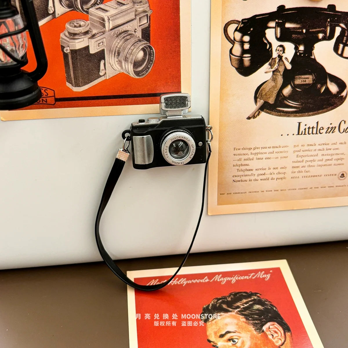 Retro Mini Camera Fridge Magnets Handheld Lamp Classic DSLR Miniature Toys Magnetic Emit Light Entrance Door Home Decor Gifts
