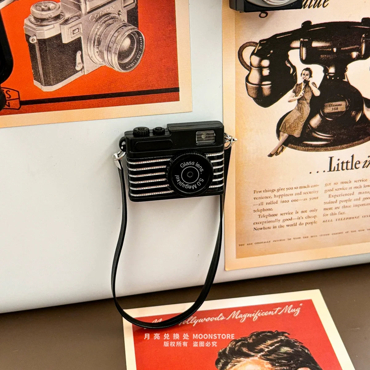 Retro Mini Camera Fridge Magnets Handheld Lamp Classic DSLR Miniature Toys Magnetic Emit Light Entrance Door Home Decor Gifts