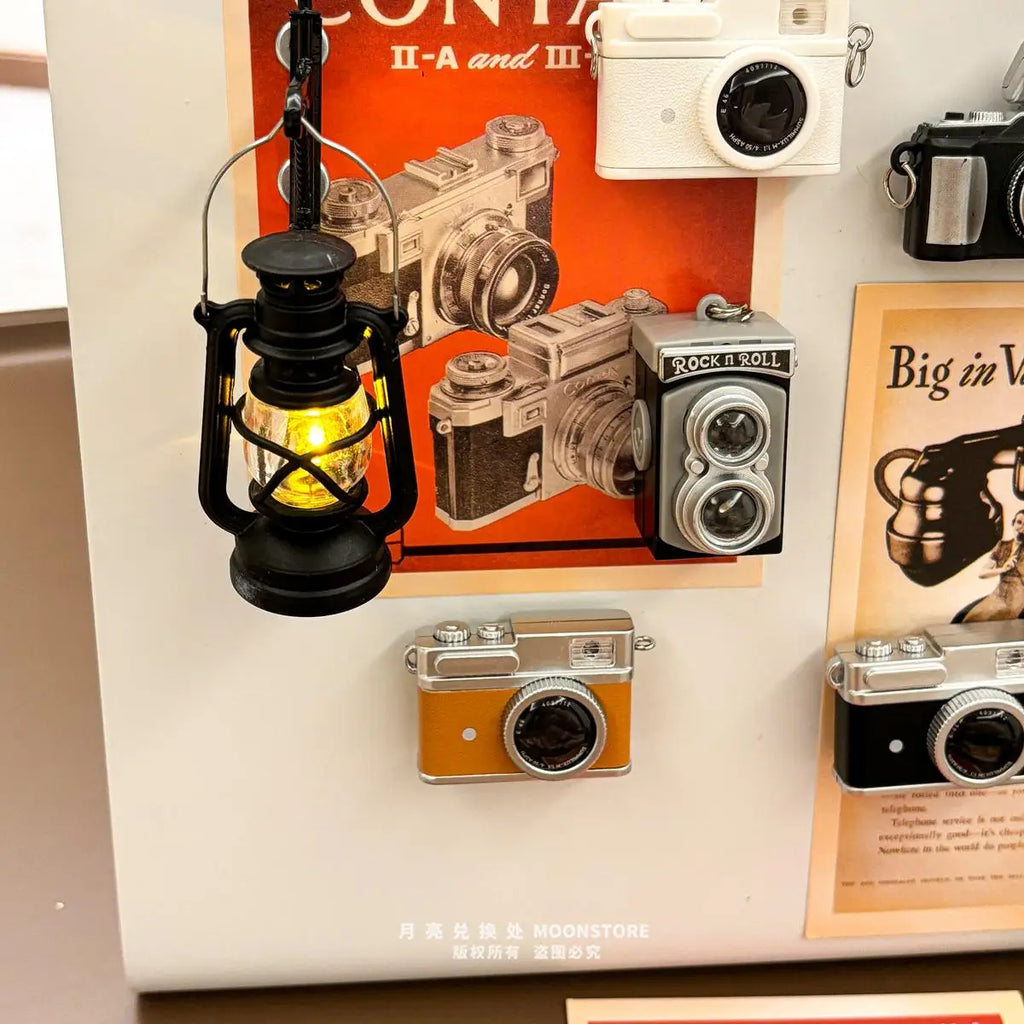 Retro Mini Camera Fridge Magnets Handheld Lamp Classic DSLR Miniature Toys Magnetic Emit Light Entrance Door Home Decor Gifts